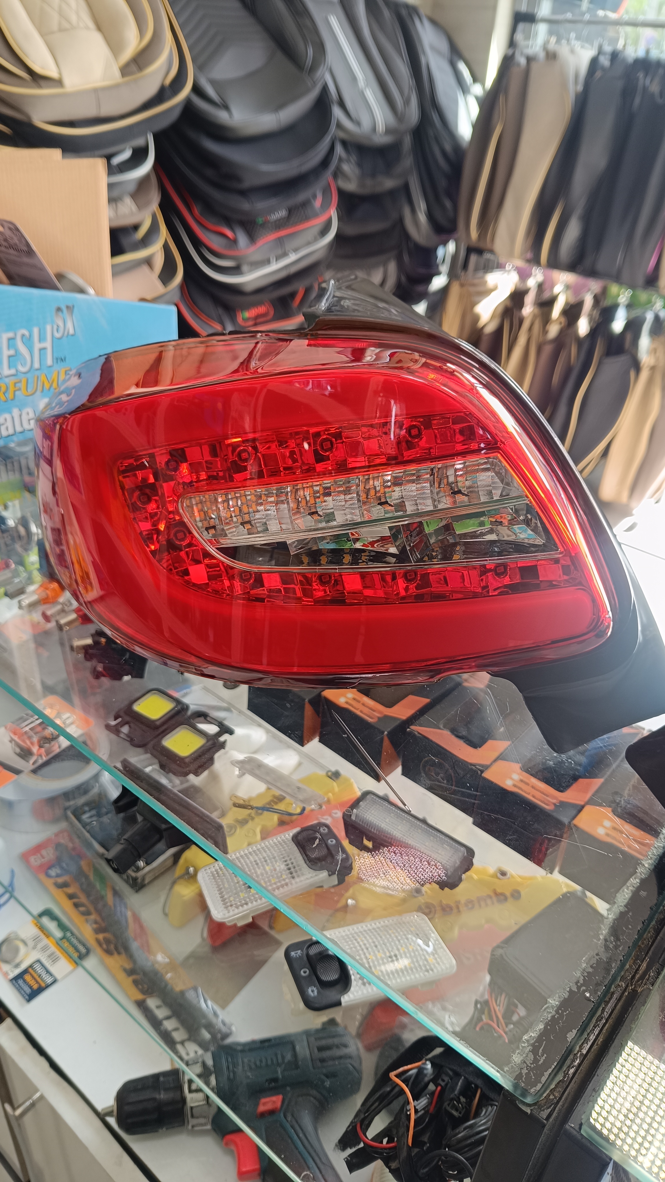 چراغ خطر عقب ۲۰۷ و ۲۰۶ ان جی کو ngco قرمز سفید